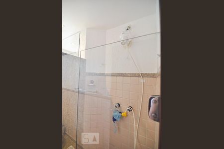 Banheiro social de apartamento para alugar com 3 quartos, 94m² em Buritis, Belo Horizonte