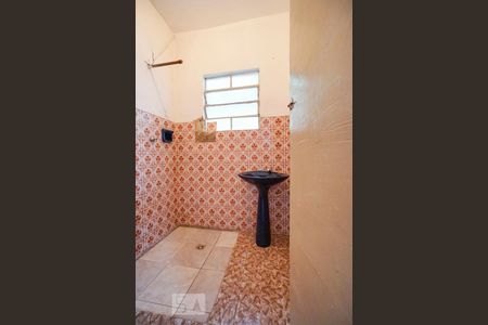 Banheiro de casa para alugar com 1 quarto, 70m² em Parque Boturussu, São Paulo