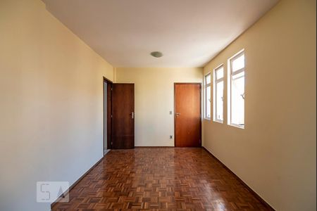 Sala de apartamento para alugar com 2 quartos, 60m² em Nova Floresta, Belo Horizonte