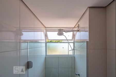 Banheiro de apartamento para alugar com 2 quartos, 60m² em Nova Floresta, Belo Horizonte