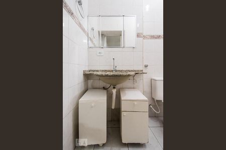 Banheiro de casa de condomínio para alugar com 1 quarto, 70m² em Liberdade, São Paulo