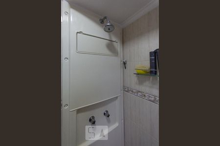 Banheiro de apartamento à venda com 2 quartos, 53m² em Vila Suzana, São Paulo