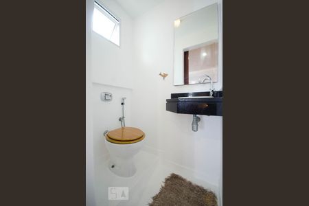 Lavabo de apartamento à venda com 3 quartos, 150m² em Leblon, Rio de Janeiro