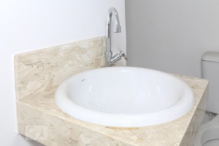 Lavabo de casa de condomínio à venda com 2 quartos, 60m² em Vila Paiva, São Paulo