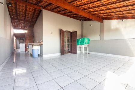Casa para alugar com 186m², 3 quartos e 2 vagas Casa para alugar com 186m², 3 quartos e 2 vagasQuintal