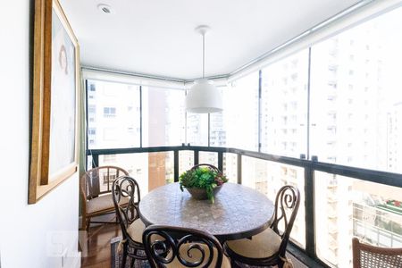 Sala 3 de apartamento à venda com 2 quartos, 160m² em Vila Olímpia, São Paulo