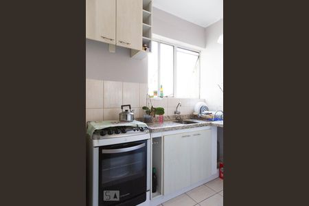 Cozinha de apartamento à venda com 1 quarto, 44m² em São Geraldo, Porto Alegre