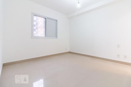 Suíte de apartamento para alugar com 2 quartos, 60m² em Jardim Tupanci, Barueri