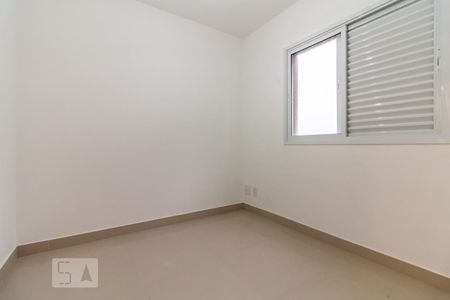 Quarto de apartamento para alugar com 2 quartos, 60m² em Jardim Tupanci, Barueri