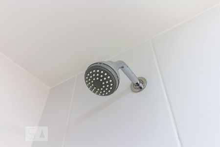 Detalhe do Banheiro do Corredor de apartamento para alugar com 2 quartos, 60m² em Jardim Tupanci, Barueri