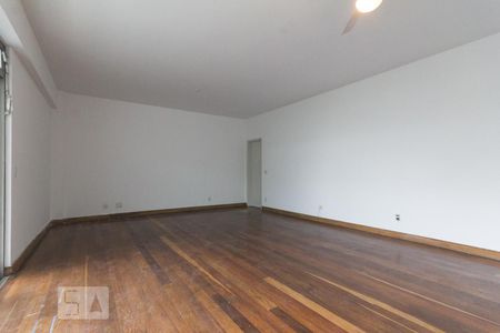 Sala de apartamento para alugar com 3 quartos, 156m² em Barra da Tijuca, Rio de Janeiro