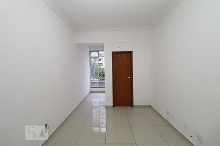 Apartamento para alugar com 80m², 2 quartos e 1 vagaSala.