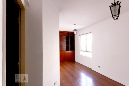 Apartamento para alugar com 70m², 2 quartos e 1 vagaSala