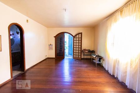 Quarto 1 de casa à venda com 4 quartos, 500m² em São Luiz, Belo Horizonte