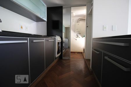 Cozinha de apartamento à venda com 1 quarto, 70m² em Jardim Fonte do Morumbi, São Paulo