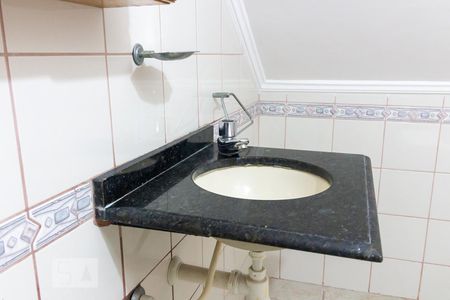 Lavabo de casa para alugar com 1 quarto, 25m² em Jardim Aeroporto, São Paulo