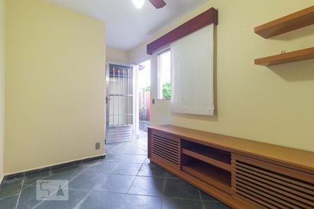 Dormitório de casa para alugar com 1 quarto, 25m² em Jardim Aeroporto, São Paulo