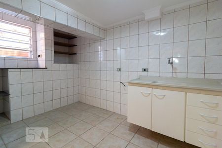 Cozinha de casa para alugar com 1 quarto, 25m² em Jardim Aeroporto, São Paulo