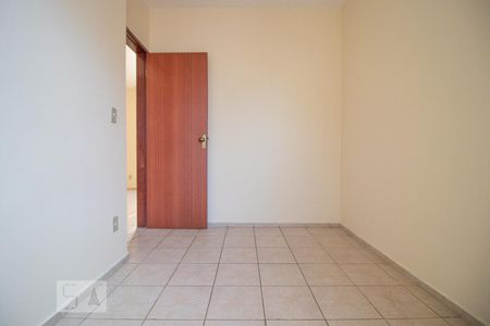 Quarto de apartamento para alugar com 2 quartos, 55m² em João Pinheiro, Belo Horizonte