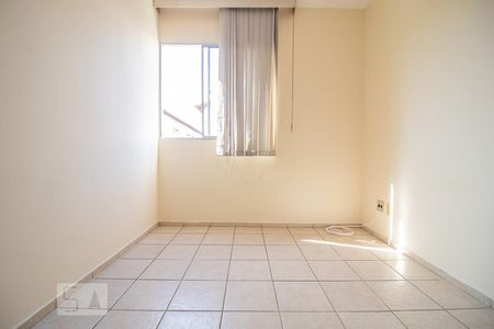 Quarto 2 de apartamento para alugar com 2 quartos, 55m² em João Pinheiro, Belo Horizonte