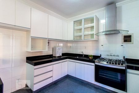 Cozinha de casa à venda com 4 quartos, 360m² em Floramar, Belo Horizonte