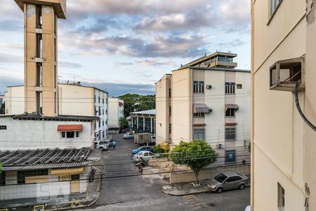 Vista do Quarto 1 de apartamento para alugar com 2 quartos, 60m² em Irajá, Rio de Janeiro