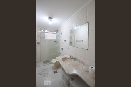 Banheiro de apartamento para alugar com 1 quarto, 47m² em Higienópolis, São Paulo