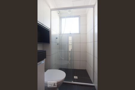 Banheiro de apartamento à venda com 2 quartos, 45m² em Jardim Antonio Von Zuben, Campinas