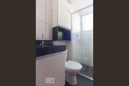 Banheiro de apartamento à venda com 2 quartos, 45m² em Jardim Antonio Von Zuben, Campinas