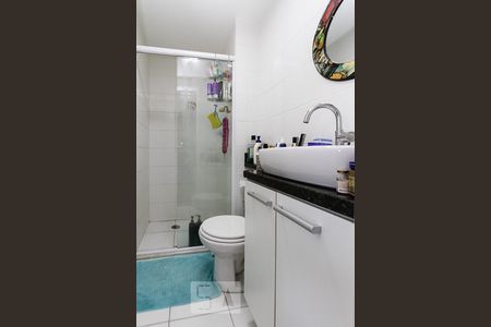 Banheiro de kitnet/studio para alugar com 1 quarto, 35m² em Jardim Ibitirama, São Paulo