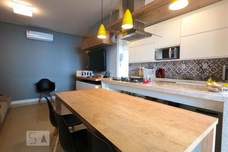 Sala de Jantar / Cozinha de apartamento para alugar com 2 quartos, 74m² em Ingleses do Rio Vermelho, Florianópolis