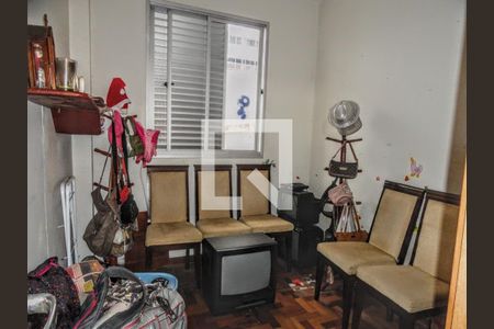 Casa à venda com 4 quartos, 195m² em Sagrada Família, Belo Horizonte