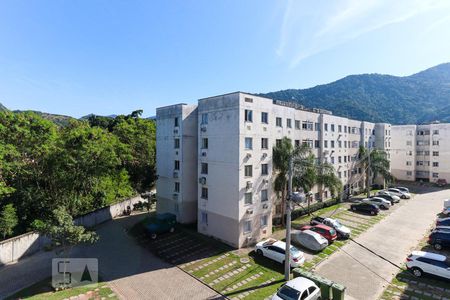 Vista do Quarto 2 de apartamento para alugar com 3 quartos, 55m² em Vargem Pequena, Rio de Janeiro