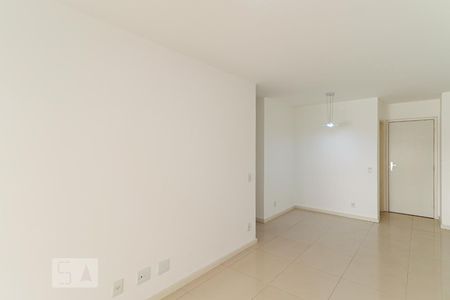 Sala de apartamento para alugar com 3 quartos, 87m² em Recreio dos Bandeirantes, Rio de Janeiro