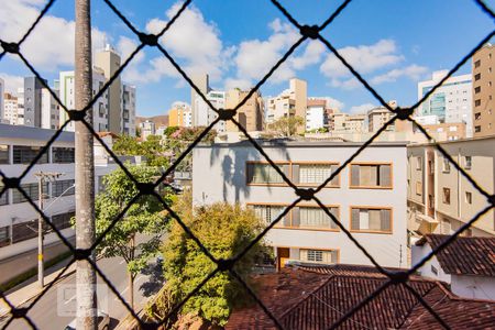 Vista Quarto 1 de apartamento para alugar com 3 quartos, 100m² em Cruzeiro, Belo Horizonte