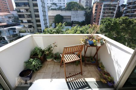 varanda de apartamento para alugar com 2 quartos, 120m² em Real Parque, São Paulo