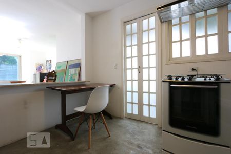 cozinha de apartamento para alugar com 2 quartos, 120m² em Real Parque, São Paulo