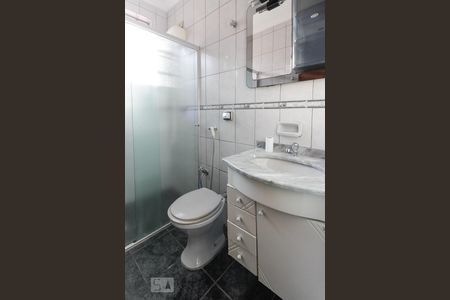 Banheiro de casa à venda com 3 quartos, 130m² em Jardim Bonfiglioli, São Paulo