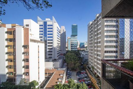 Vista da Rua de apartamento à venda com 2 quartos, 90m² em Funcionários, Belo Horizonte