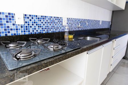 Cozinha de apartamento para alugar com 1 quarto, 43m² em São Sebastião, Porto Alegre