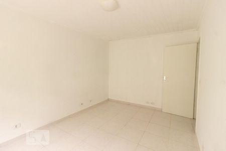 Quarto 2 de casa para alugar com 2 quartos, 68m² em São Lourenço, Curitiba