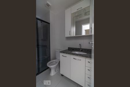 Banheiro de apartamento para alugar com 3 quartos, 65m² em Santa Maria, São Caetano do Sul