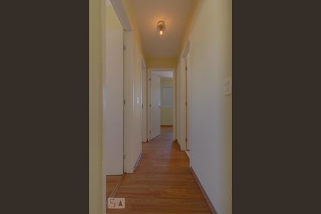 Corredor de apartamento para alugar com 3 quartos, 69m² em Vila Moinho Velho, São Paulo