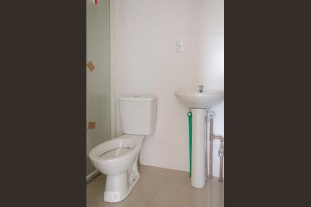 Banheiro de apartamento à venda com 2 quartos, 58m² em Igara, Canoas