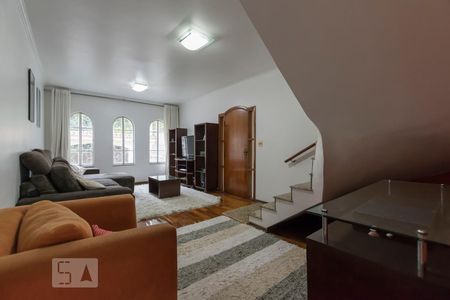 Casa para alugar com 300m², 3 quartos e 4 vagas1o. Andar - Sala