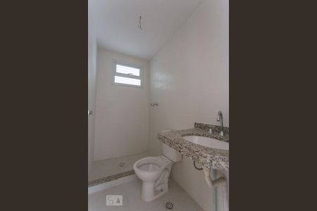 Banheiro de apartamento à venda com 3 quartos, 72m² em Teresópolis, Porto Alegre