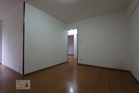 sala de apartamento para alugar com 3 quartos, 75m² em Jardim Londrina, São Paulo