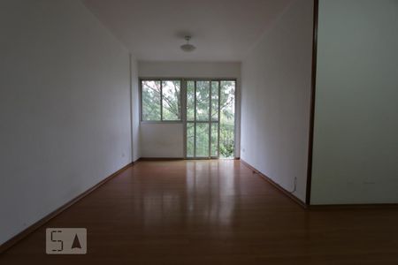 sala de apartamento para alugar com 3 quartos, 75m² em Jardim Londrina, São Paulo