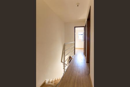 Corredor de casa de condomínio para alugar com 3 quartos, 75m² em Jardim Santa Cruz, São Paulo