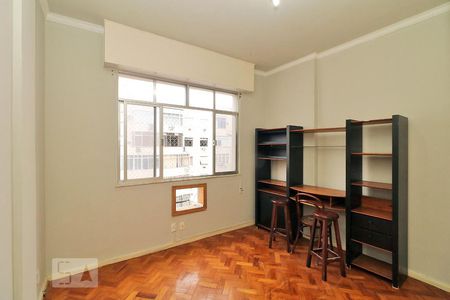 Quarto 1. de apartamento à venda com 3 quartos, 100m² em Copacabana, Rio de Janeiro